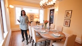 Victoria: Dining Room Dazzle
