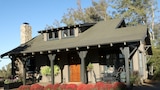 1910 Arts and Crafts Family Farmhouse