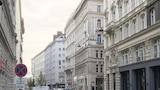Love, Long Distance in Vienna