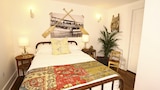 Dormitorio principal con espejos