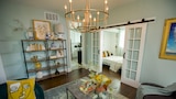 Tiny Condo, Big Reno