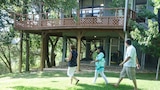 Cruising Along Canyon Lake, TX for Lakefront Bargains