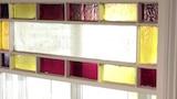 Un salón luminoso y abierto