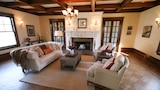 Victoria: Living Room Revamp