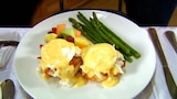 Little Big Lunch: Eggs Benedict