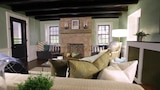 1760 Guest House Restoration