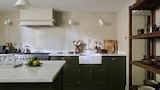 A Basement Kitchen for a Georgian Home