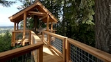 Lifted Lodge Treehouse