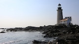 Building Off the Grid: Maine Lighthouse