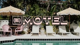 (re)motel