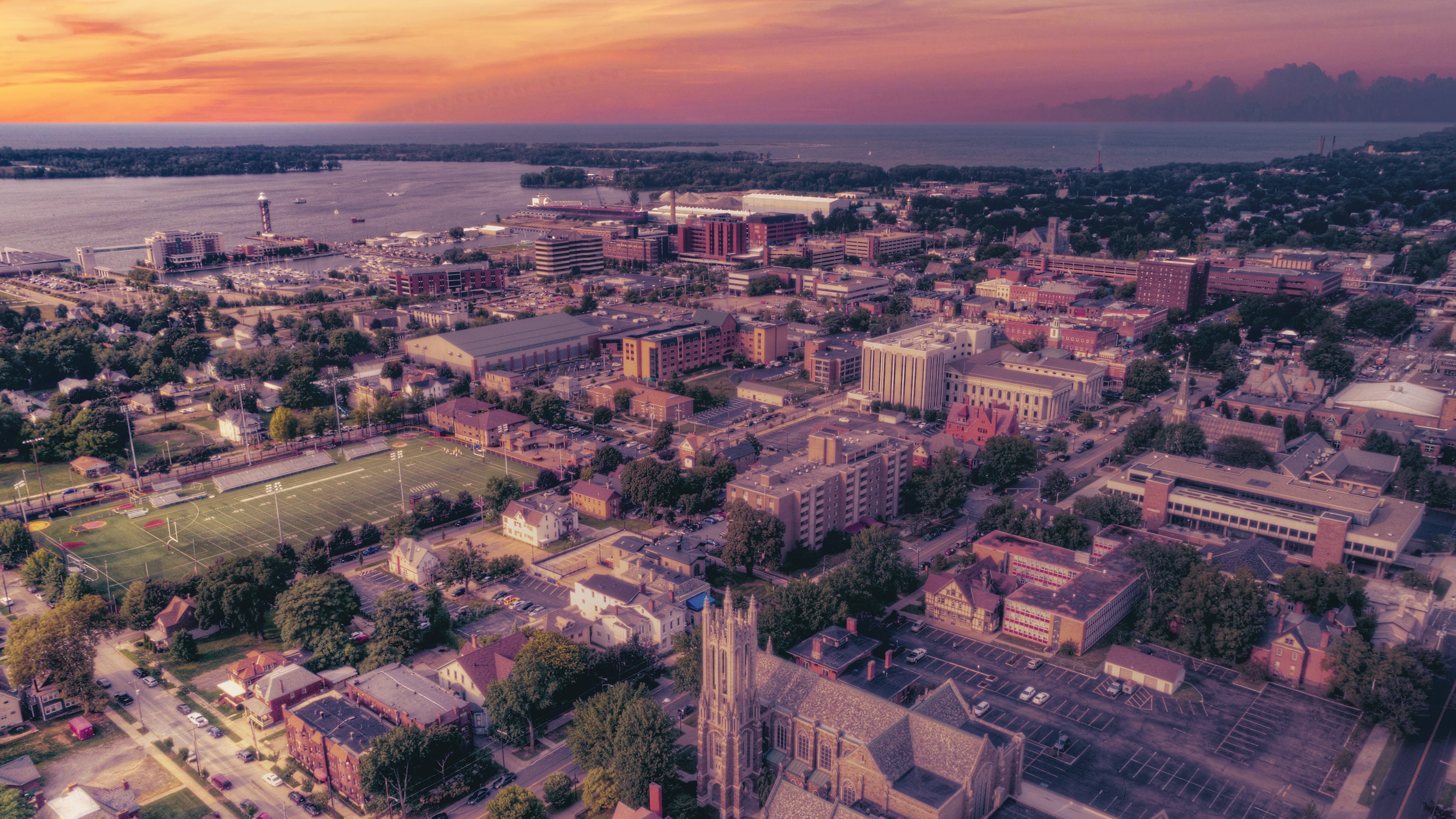 Ver Undercover Billionaire: Comeback City | HBO Max