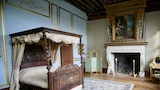 Dreamland: The Bedroom Fit for a King