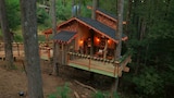 Appalachian Christmas Treehouse