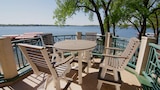 A Lakefront Okoboji Overhaul in Iowa