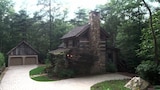 The North Carolina Log Home
