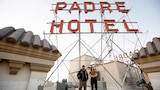 El Hotel Padre