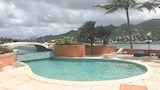 Searching for the Perfect Bachelor Pad on St. Maarten