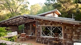 Texas Lakeshore Cabin