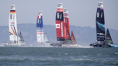 Jetzt ansehen Racing on the Edge | Sport auf HBO Max